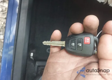 2015 Toyota Rav4 Le z USA, uszkodzony, nr VIN 2T3BFREV3FW358374